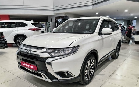 Mitsubishi Outlander III рестайлинг 3, 2020 год, 2 399 000 рублей, 1 фотография