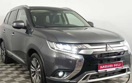 Mitsubishi Outlander III рестайлинг 3, 2019 год, 2 720 000 рублей, 1 фотография