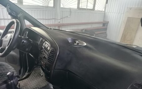 Hyundai H-1 II рестайлинг, 2000 год, 990 000 рублей, 9 фотография