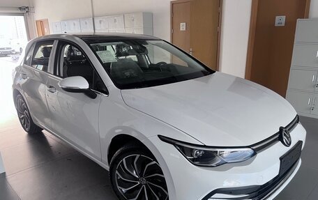 Volkswagen Golf VIII, 2024 год, 3 100 000 рублей, 8 фотография