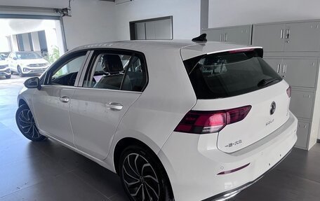 Volkswagen Golf VIII, 2024 год, 3 100 000 рублей, 9 фотография
