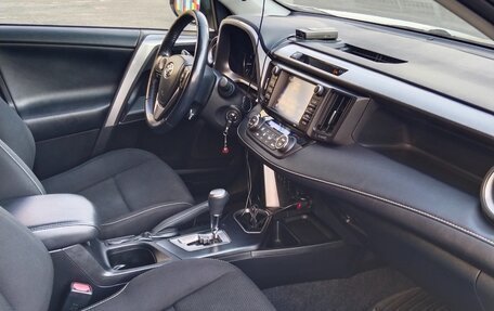 Toyota RAV4, 2017 год, 2 499 000 рублей, 18 фотография