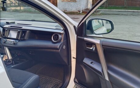 Toyota RAV4, 2017 год, 2 499 000 рублей, 22 фотография