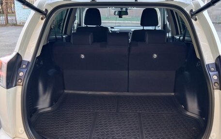 Toyota RAV4, 2017 год, 2 499 000 рублей, 24 фотография