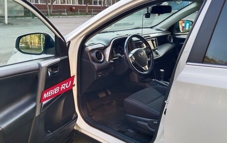 Toyota RAV4, 2017 год, 2 499 000 рублей, 16 фотография