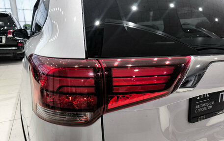 Mitsubishi Outlander III рестайлинг 3, 2020 год, 2 399 000 рублей, 12 фотография