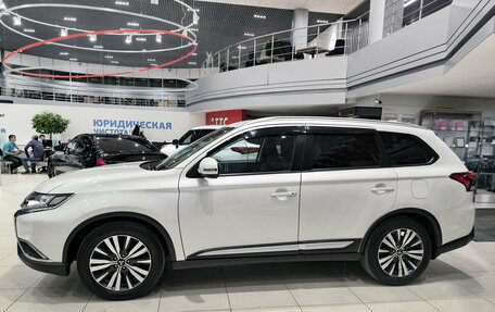 Mitsubishi Outlander III рестайлинг 3, 2020 год, 2 399 000 рублей, 10 фотография