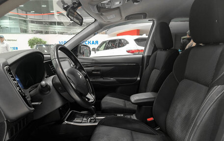Mitsubishi Outlander III рестайлинг 3, 2020 год, 2 399 000 рублей, 20 фотография