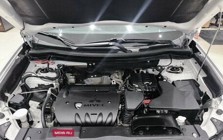 Mitsubishi Outlander III рестайлинг 3, 2020 год, 2 399 000 рублей, 11 фотография