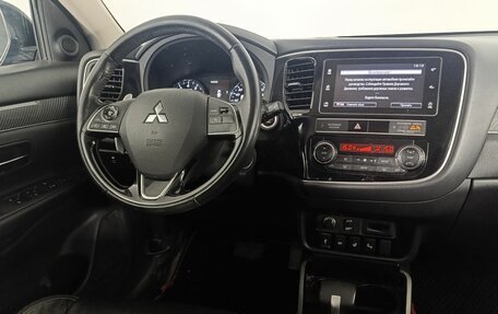 Mitsubishi Outlander III рестайлинг 3, 2019 год, 2 720 000 рублей, 11 фотография