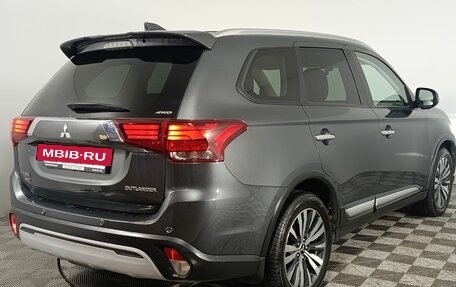 Mitsubishi Outlander III рестайлинг 3, 2019 год, 2 720 000 рублей, 7 фотография