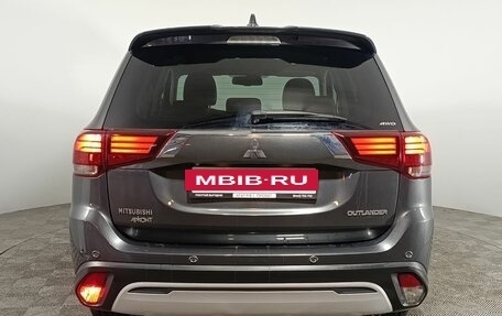 Mitsubishi Outlander III рестайлинг 3, 2019 год, 2 720 000 рублей, 6 фотография
