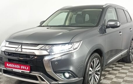 Mitsubishi Outlander III рестайлинг 3, 2019 год, 2 720 000 рублей, 3 фотография