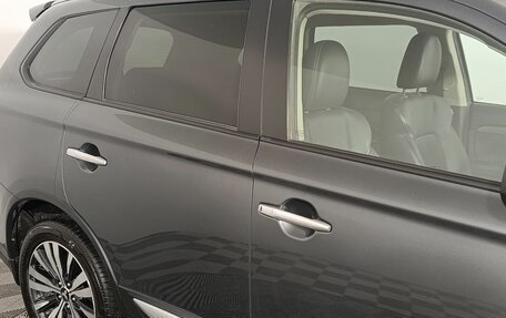 Mitsubishi Outlander III рестайлинг 3, 2019 год, 2 720 000 рублей, 23 фотография