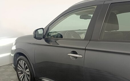 Mitsubishi Outlander III рестайлинг 3, 2019 год, 2 720 000 рублей, 20 фотография