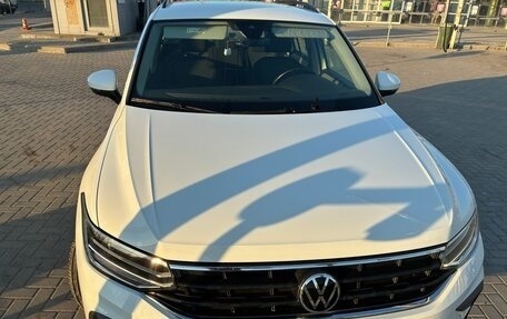 Volkswagen Tiguan II, 2021 год, 2 550 000 рублей, 1 фотография