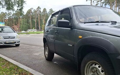 Chevrolet Niva I рестайлинг, 2012 год, 310 000 рублей, 2 фотография
