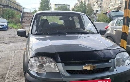 Chevrolet Niva I рестайлинг, 2012 год, 310 000 рублей, 3 фотография