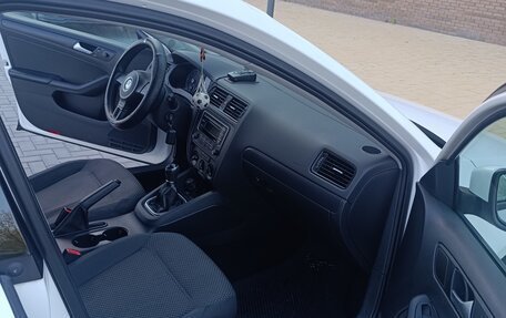 Volkswagen Jetta VI, 2014 год, 900 000 рублей, 12 фотография