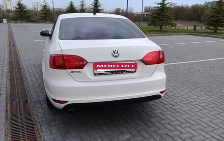 Volkswagen Jetta VI, 2014 год, 900 000 рублей, 7 фотография