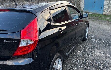 Hyundai Solaris II рестайлинг, 2015 год, 1 000 000 рублей, 4 фотография