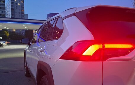Toyota RAV4, 2024 год, 3 950 000 рублей, 4 фотография