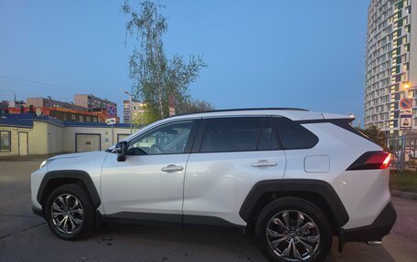 Toyota RAV4, 2024 год, 3 950 000 рублей, 3 фотография
