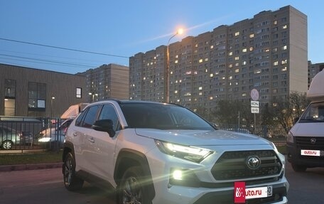 Toyota RAV4, 2024 год, 3 950 000 рублей, 9 фотография