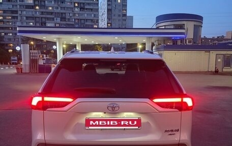 Toyota RAV4, 2024 год, 3 950 000 рублей, 5 фотография