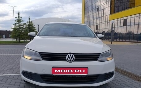 Volkswagen Jetta VI, 2014 год, 900 000 рублей, 3 фотография