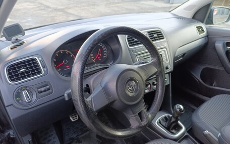 Volkswagen Polo VI (EU Market), 2011 год, 595 000 рублей, 19 фотография