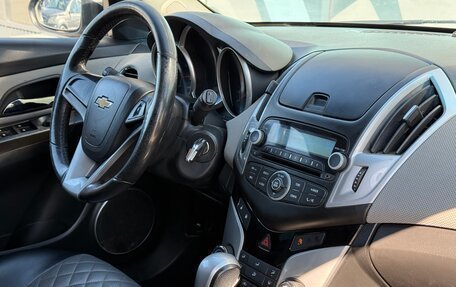 Chevrolet Cruze II, 2013 год, 800 000 рублей, 10 фотография