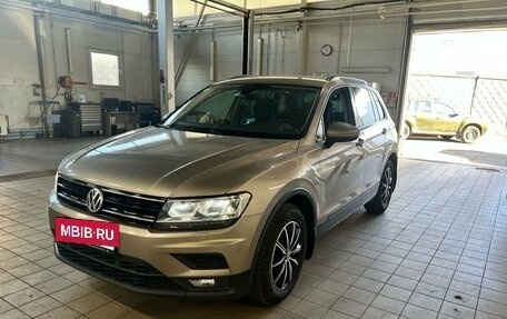 Volkswagen Tiguan II, 2019 год, 2 100 000 рублей, 2 фотография