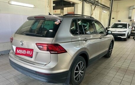 Volkswagen Tiguan II, 2019 год, 2 100 000 рублей, 5 фотография