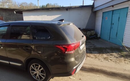 Mitsubishi Outlander III рестайлинг 3, 2019 год, 1 950 000 рублей, 7 фотография
