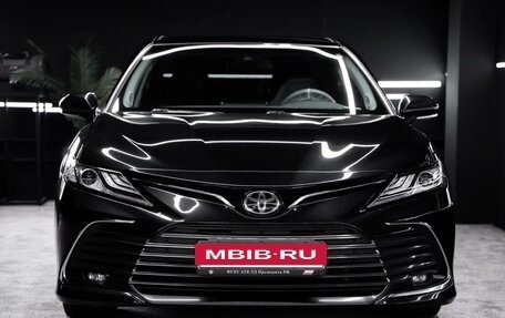 Toyota Camry, 2023 год, 3 800 000 рублей, 2 фотография