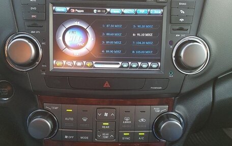 Toyota Highlander III, 2011 год, 1 900 000 рублей, 7 фотография