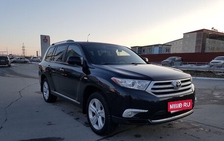 Toyota Highlander III, 2011 год, 1 900 000 рублей, 2 фотография