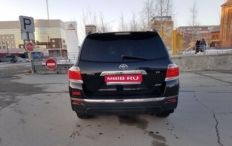 Toyota Highlander III, 2011 год, 1 900 000 рублей, 3 фотография