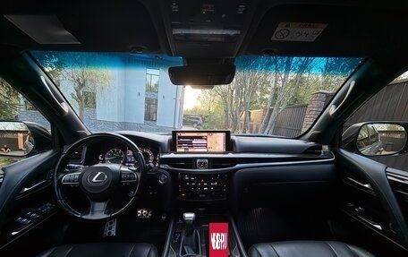 Lexus LX III, 2018 год, 5 750 000 рублей, 18 фотография