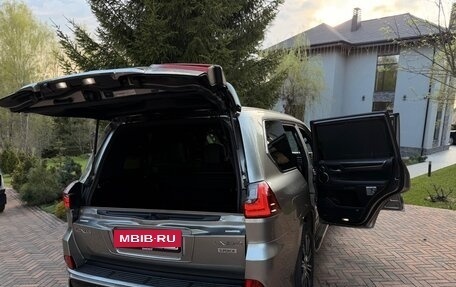 Lexus LX III, 2018 год, 5 750 000 рублей, 30 фотография