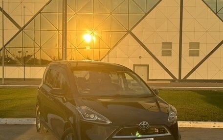 Toyota Sienta II, 2017 год, 1 750 000 рублей, 1 фотография