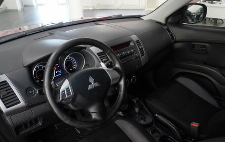 Mitsubishi Outlander III рестайлинг 3, 2011 год, 890 000 рублей, 7 фотография
