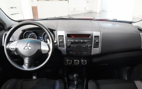 Mitsubishi Outlander III рестайлинг 3, 2011 год, 890 000 рублей, 13 фотография