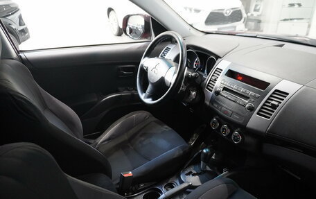 Mitsubishi Outlander III рестайлинг 3, 2011 год, 890 000 рублей, 11 фотография