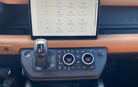 Land Rover Defender II, 2021 год, 10 500 000 рублей, 19 фотография