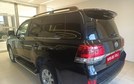 Toyota Land Cruiser 200, 2015 год, 4 470 000 рублей, 6 фотография