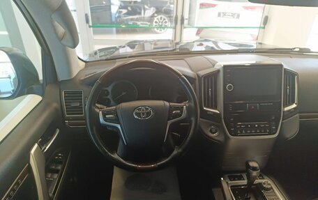 Toyota Land Cruiser 200, 2015 год, 4 470 000 рублей, 17 фотография