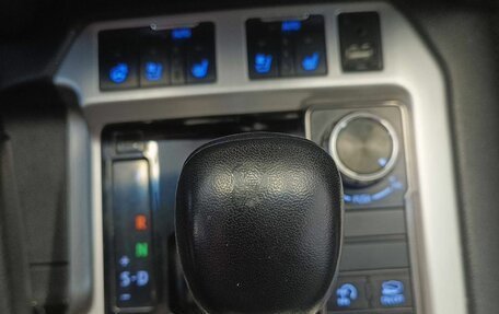 Toyota Land Cruiser 200, 2015 год, 4 470 000 рублей, 21 фотография