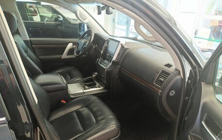Toyota Land Cruiser 200, 2015 год, 4 470 000 рублей, 16 фотография